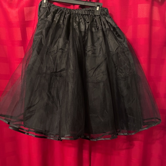 Crinoline size medium - Picture 1 of 3